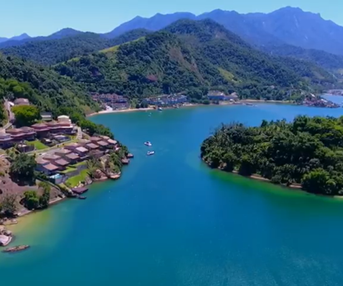 VENDA BELA CASA FRENTE MAR COM VISTA INCRÍVEL - RIO DE JANEIRO - BRASIL