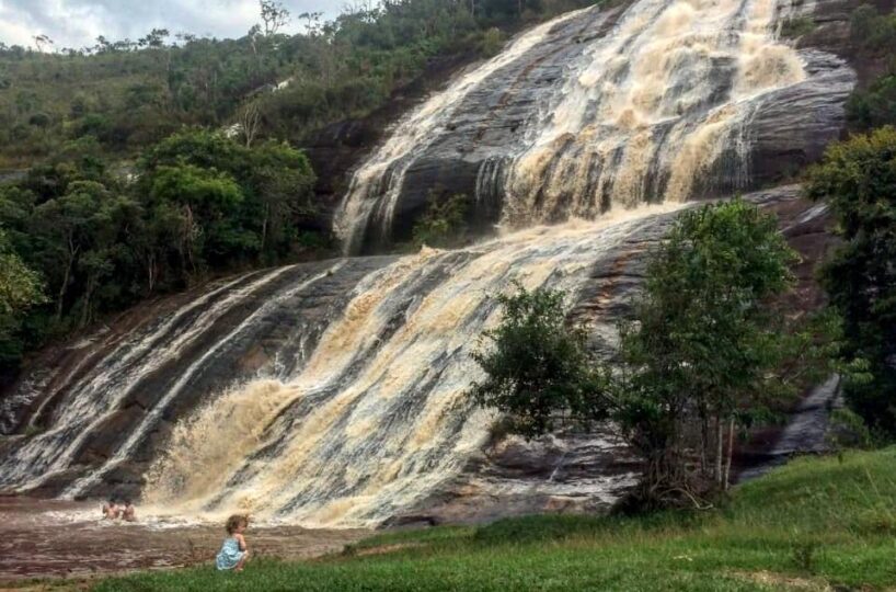 Fazenda com Cachoeira Aptidão Turismo Pecuária - Carvalhos Sul de Minas Gerais - Brasil