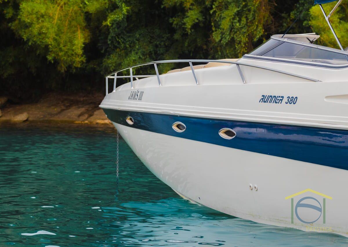 Aluguel de lancha - RUNNER 38 - Angra Dos Reis - RIO DE JANEIRO - BRASIL