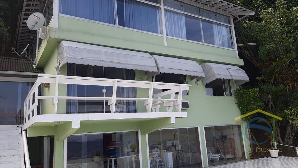 Linda Casa à Venda em Ilha em Angra dos Reis - Rio de Janeiro - Brasil